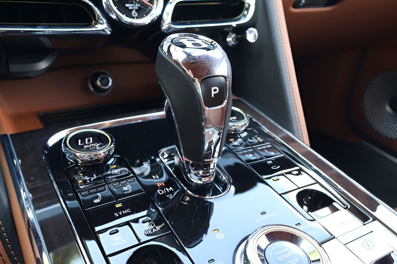 2024 Bentley Flying Spur Base