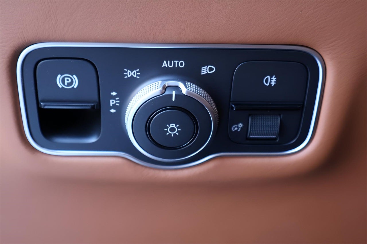 2025 Aston Martin DB12 Coupe