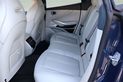 2025 Aston Martin DBX 707