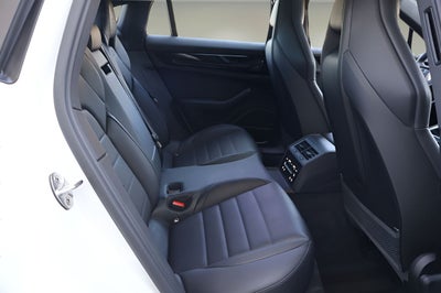 2024 Porsche Panamera 4