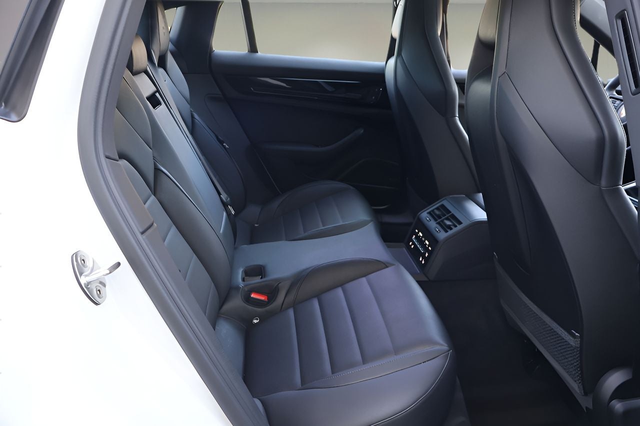 2024 Porsche Panamera 4