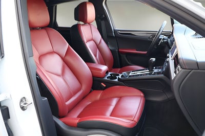 2024 Porsche Macan T