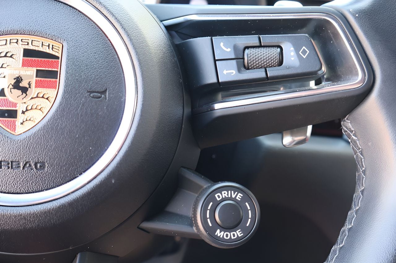 2024 Porsche Macan T