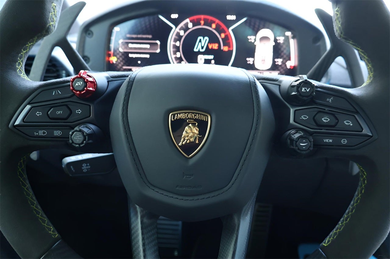 2025 Lamborghini Revuelto Coupe