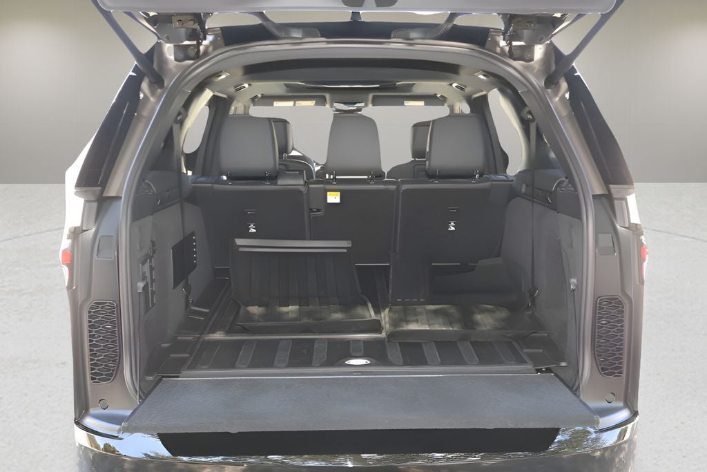 2025 Land Rover Discovery Dynamic SE