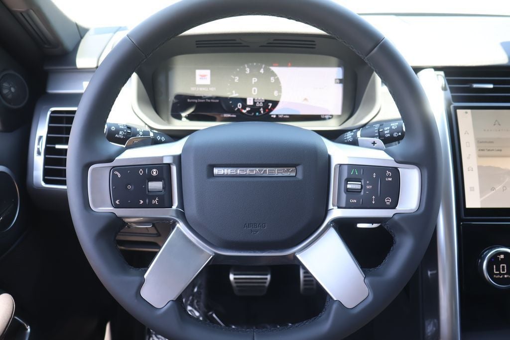 2025 Land Rover Discovery Dynamic SE