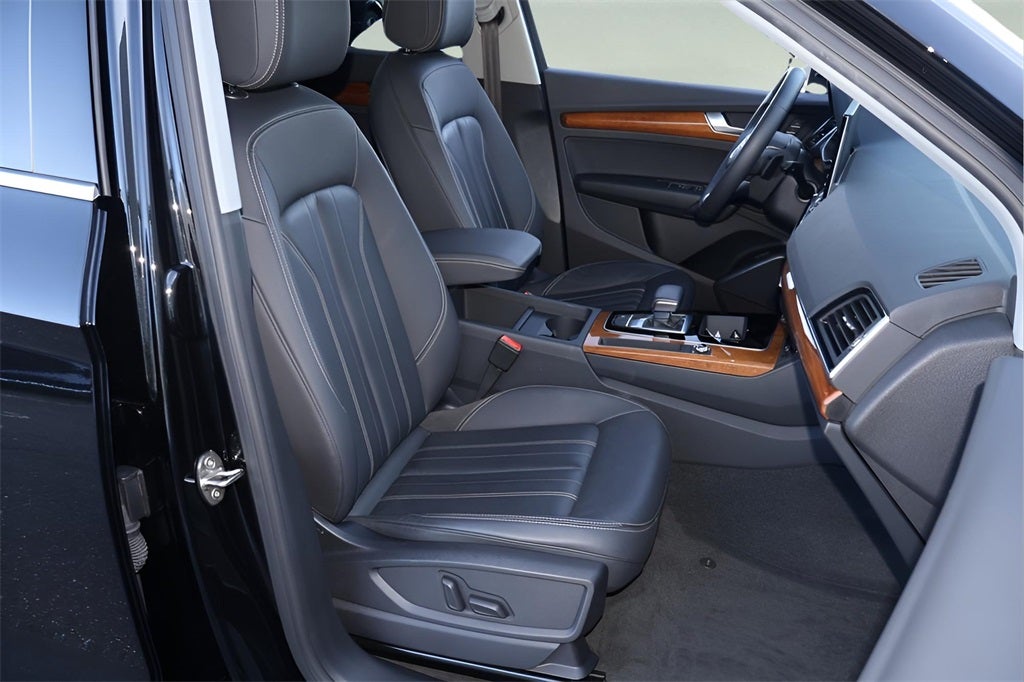 2023 Audi Q5 40 Premium quattro