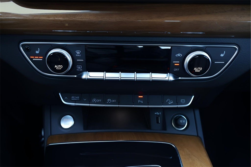 2023 Audi Q5 40 Premium quattro