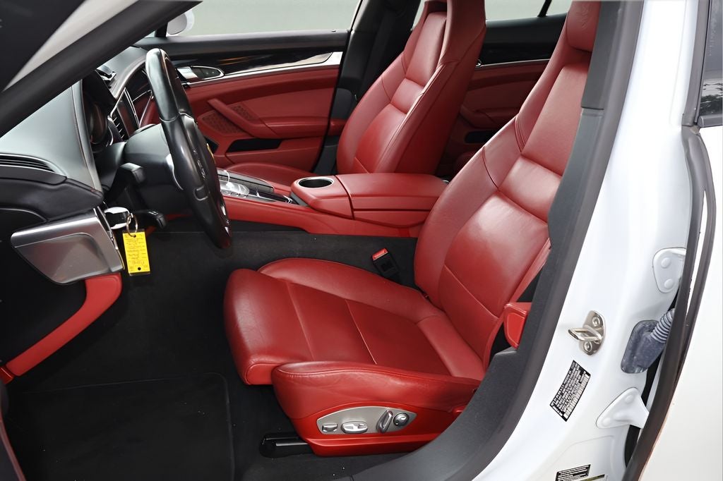 2016 Porsche Panamera 2