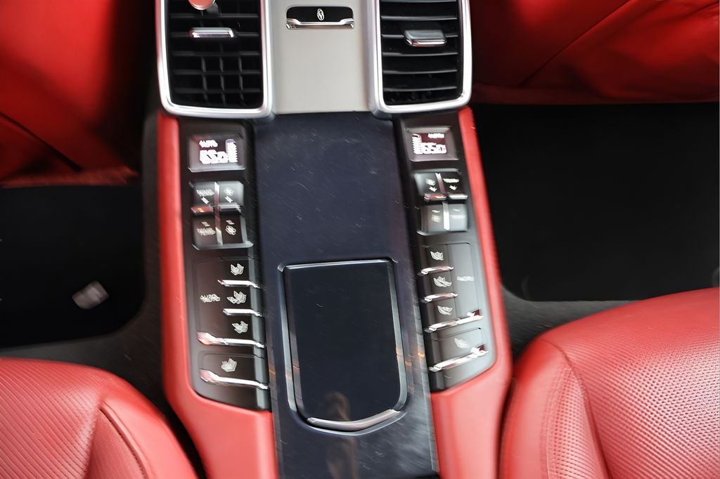 2016 Porsche Panamera 2