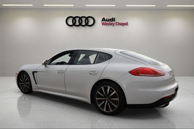 2016 Porsche Panamera 2