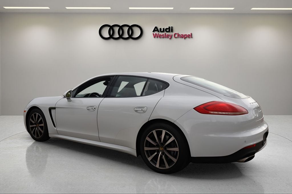 2016 Porsche Panamera 2