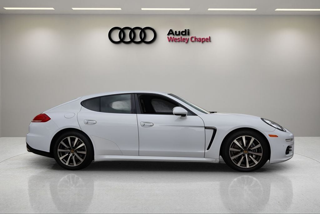 2016 Porsche Panamera 2