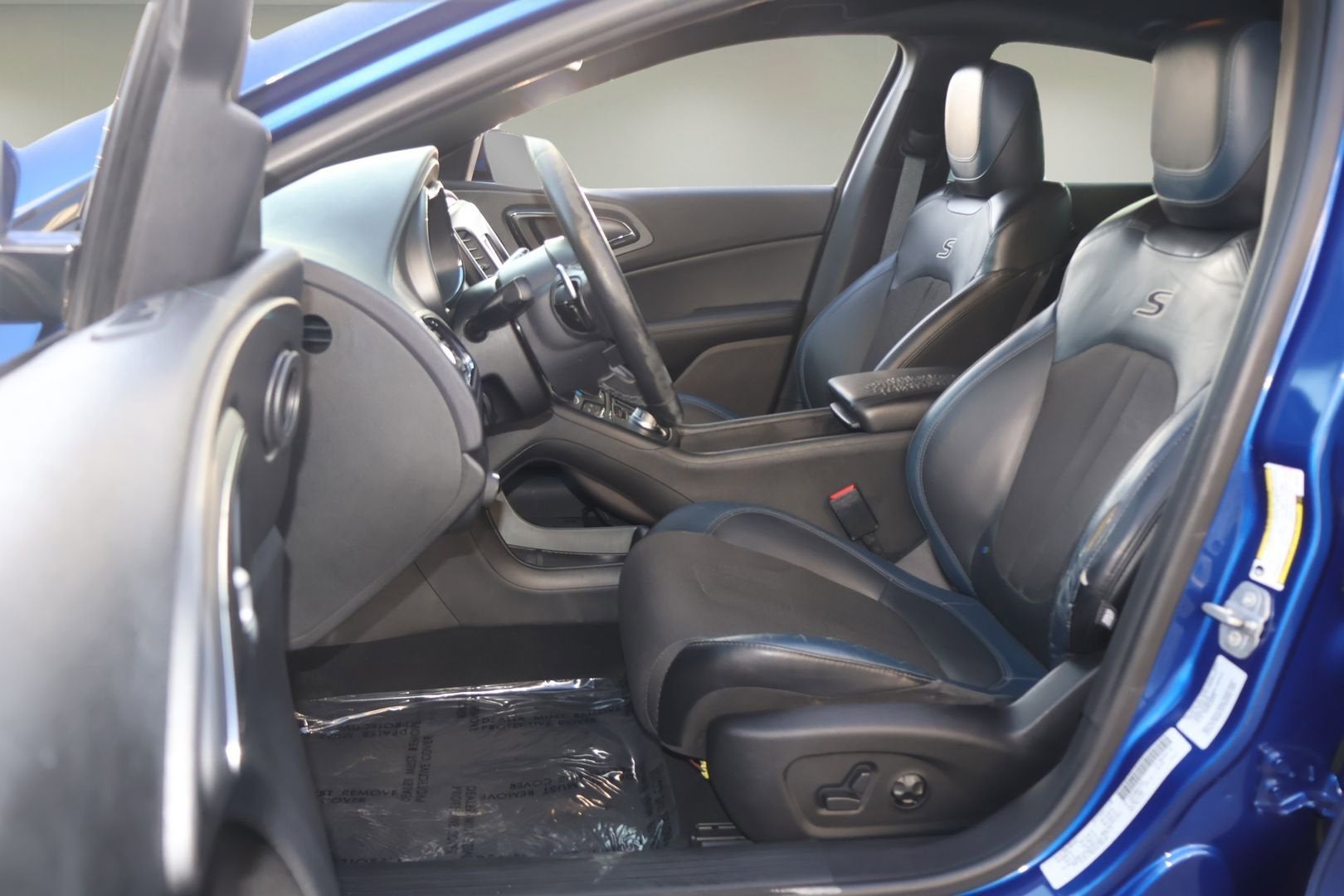 2016 Chrysler 200 S