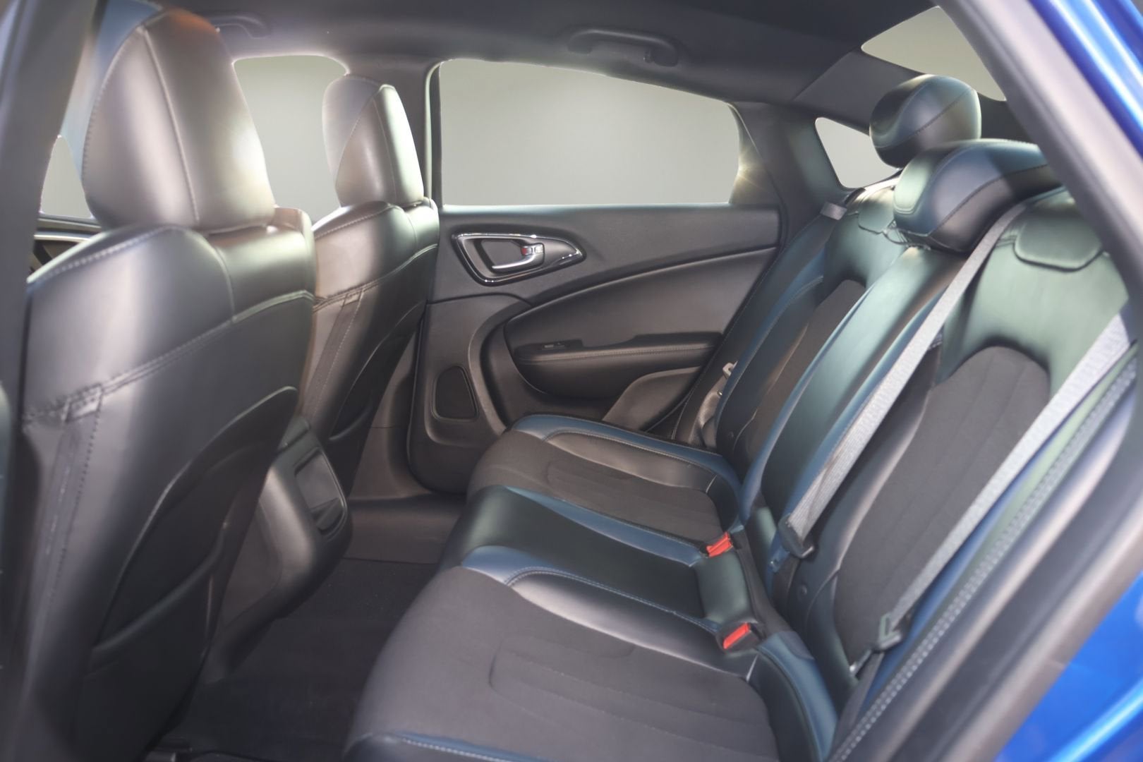 2016 Chrysler 200 S