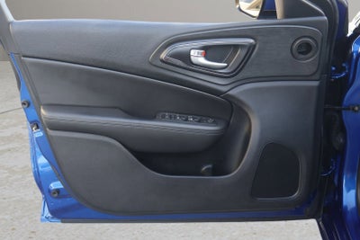 2016 Chrysler 200 S