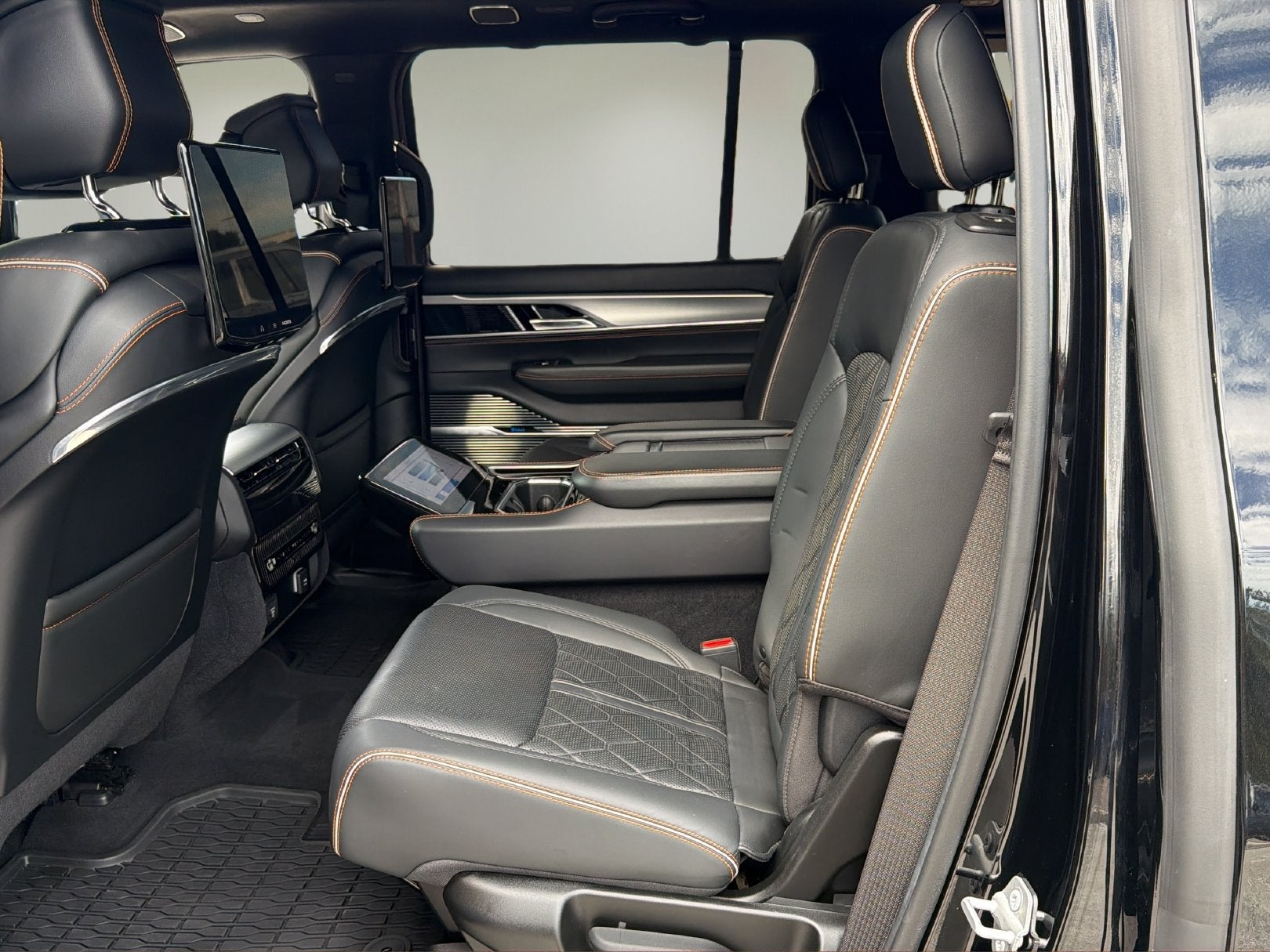 2022 Jeep Grand Wagoneer Series III
