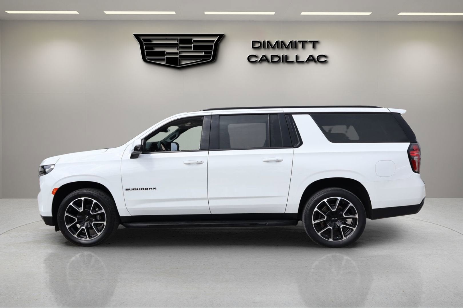 2023 Chevrolet Suburban RST
