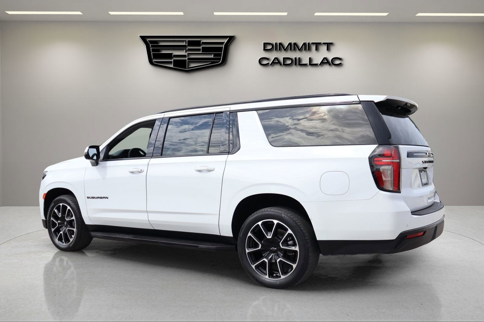 2023 Chevrolet Suburban RST