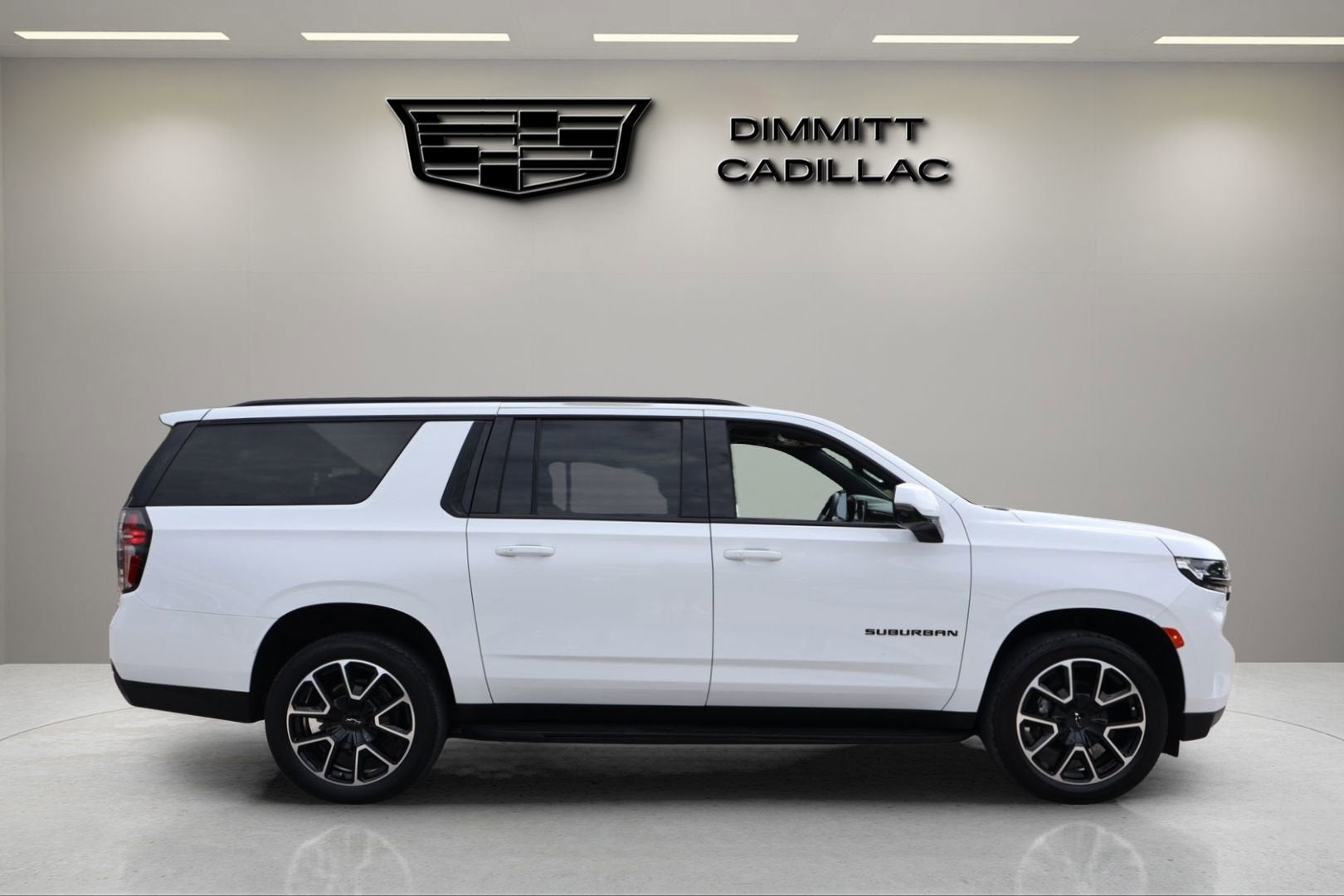 2023 Chevrolet Suburban RST