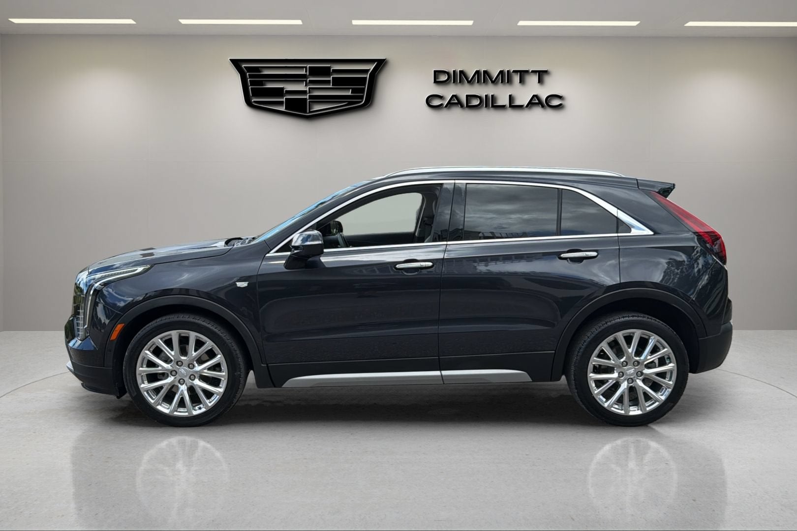 2023 Cadillac XT4 FWD Premium Luxury