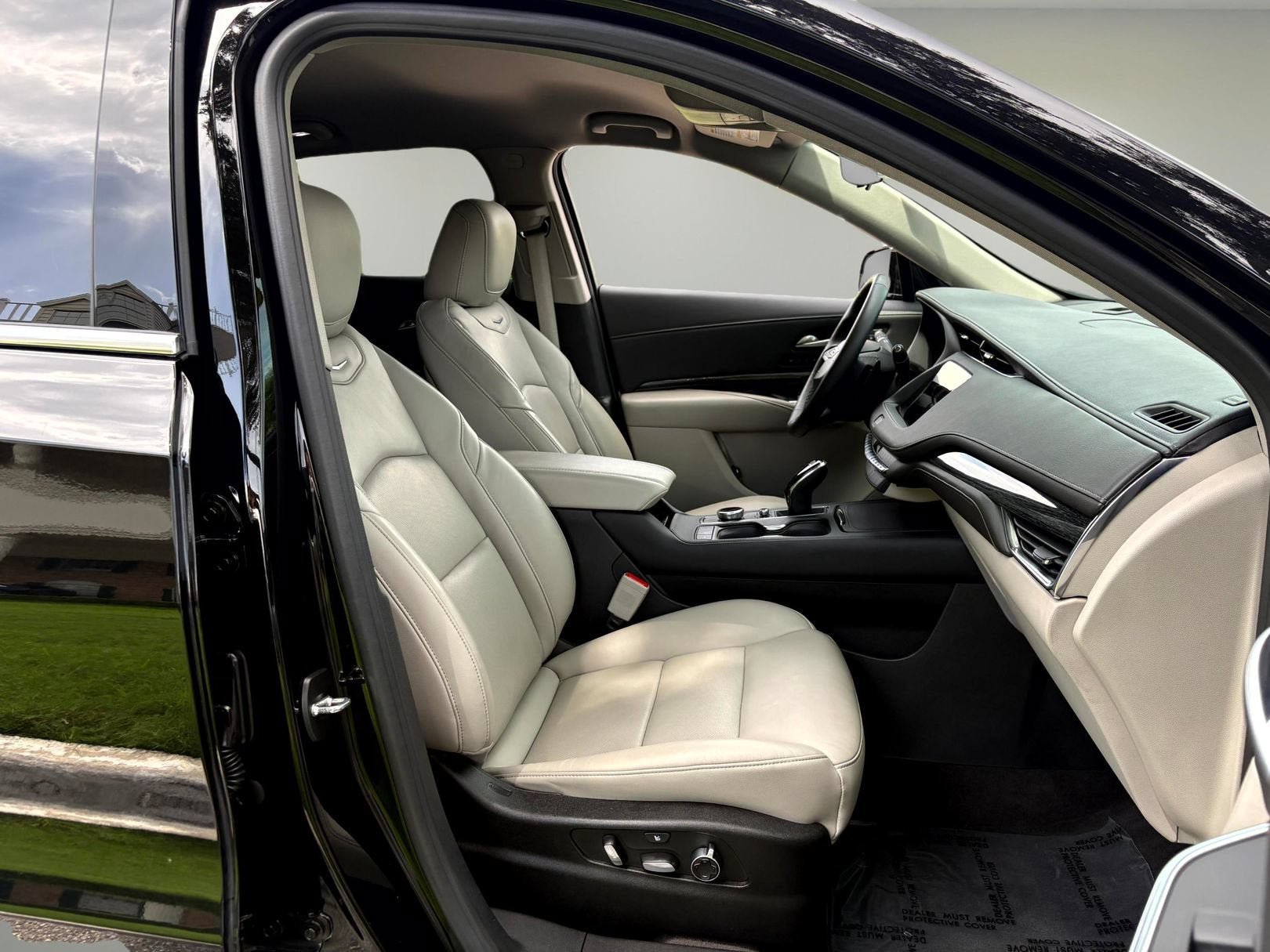 2023 Cadillac XT4 FWD Premium Luxury