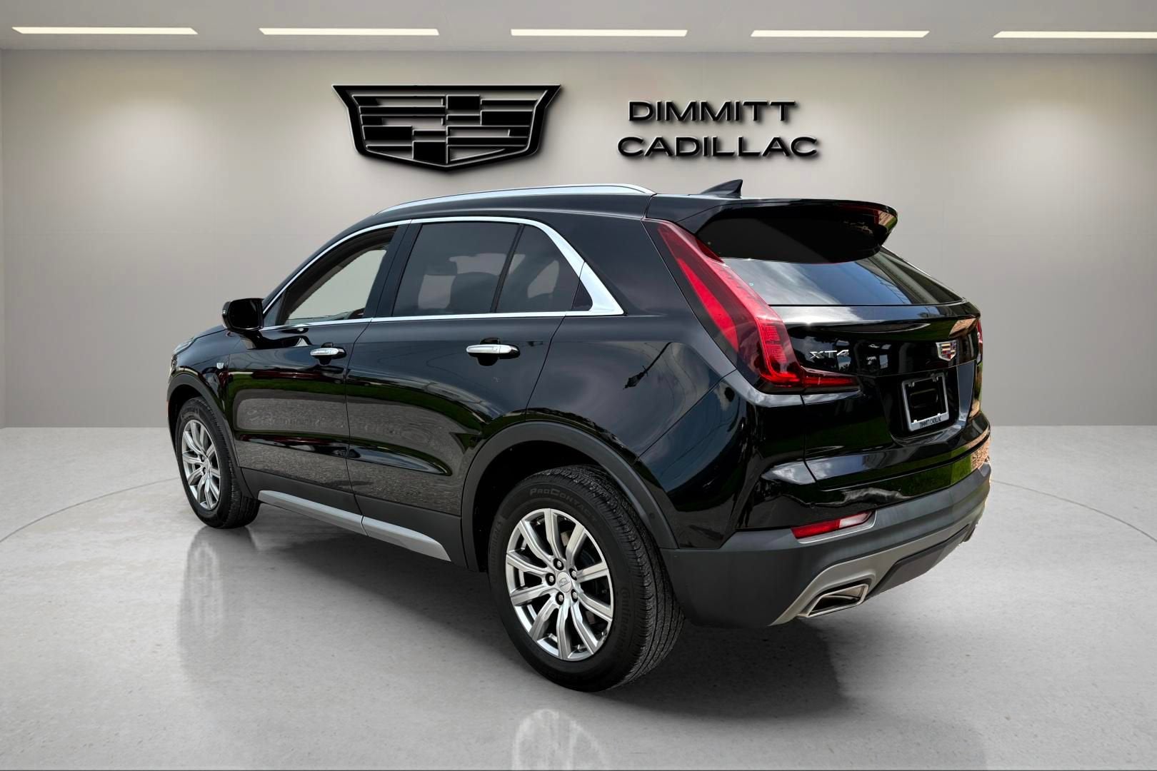 2023 Cadillac XT4 FWD Premium Luxury
