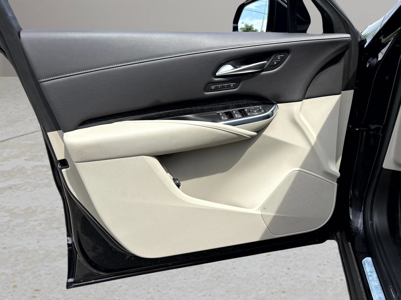 2023 Cadillac XT4 FWD Premium Luxury