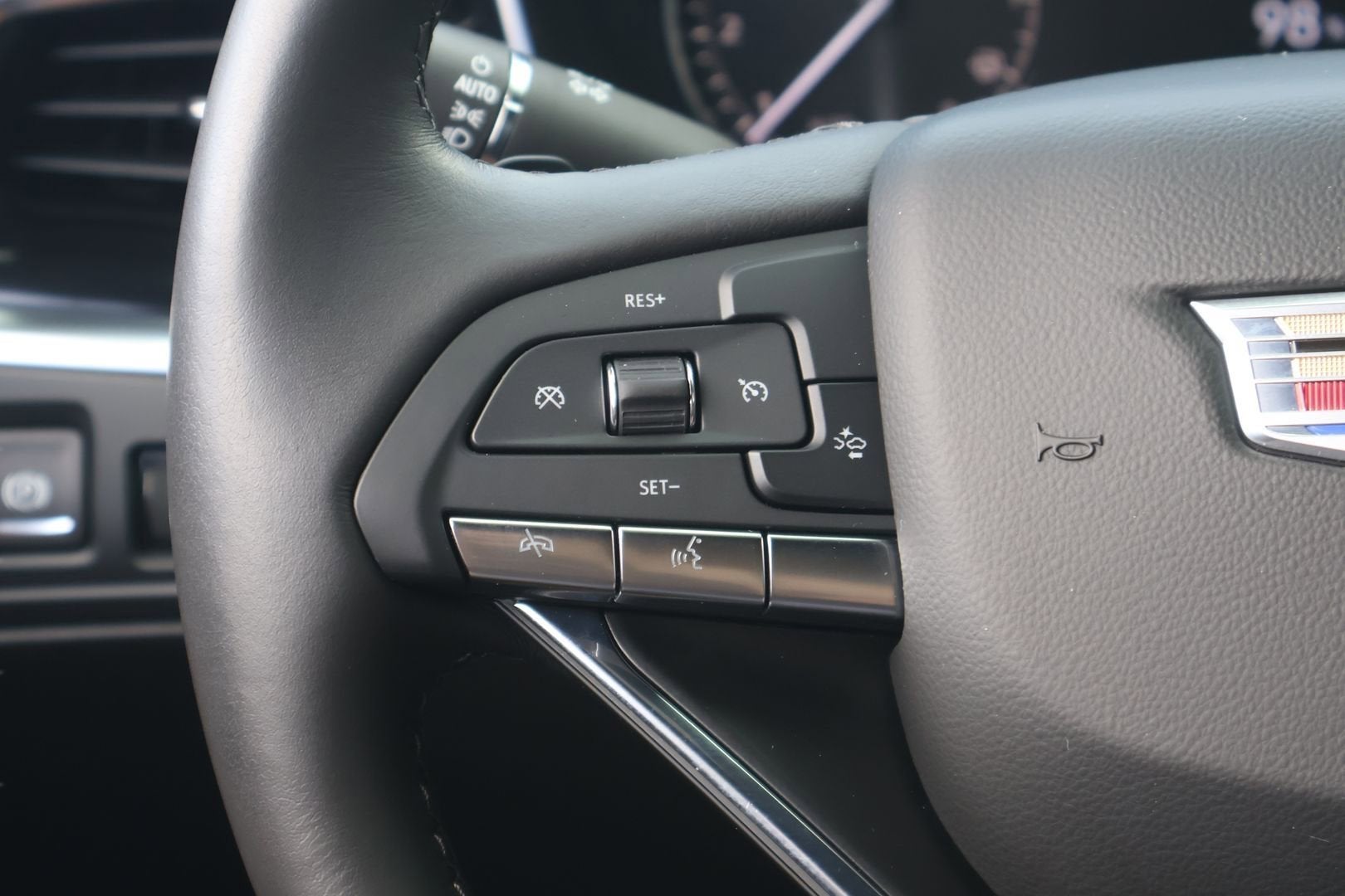 2023 Cadillac XT6 Luxury
