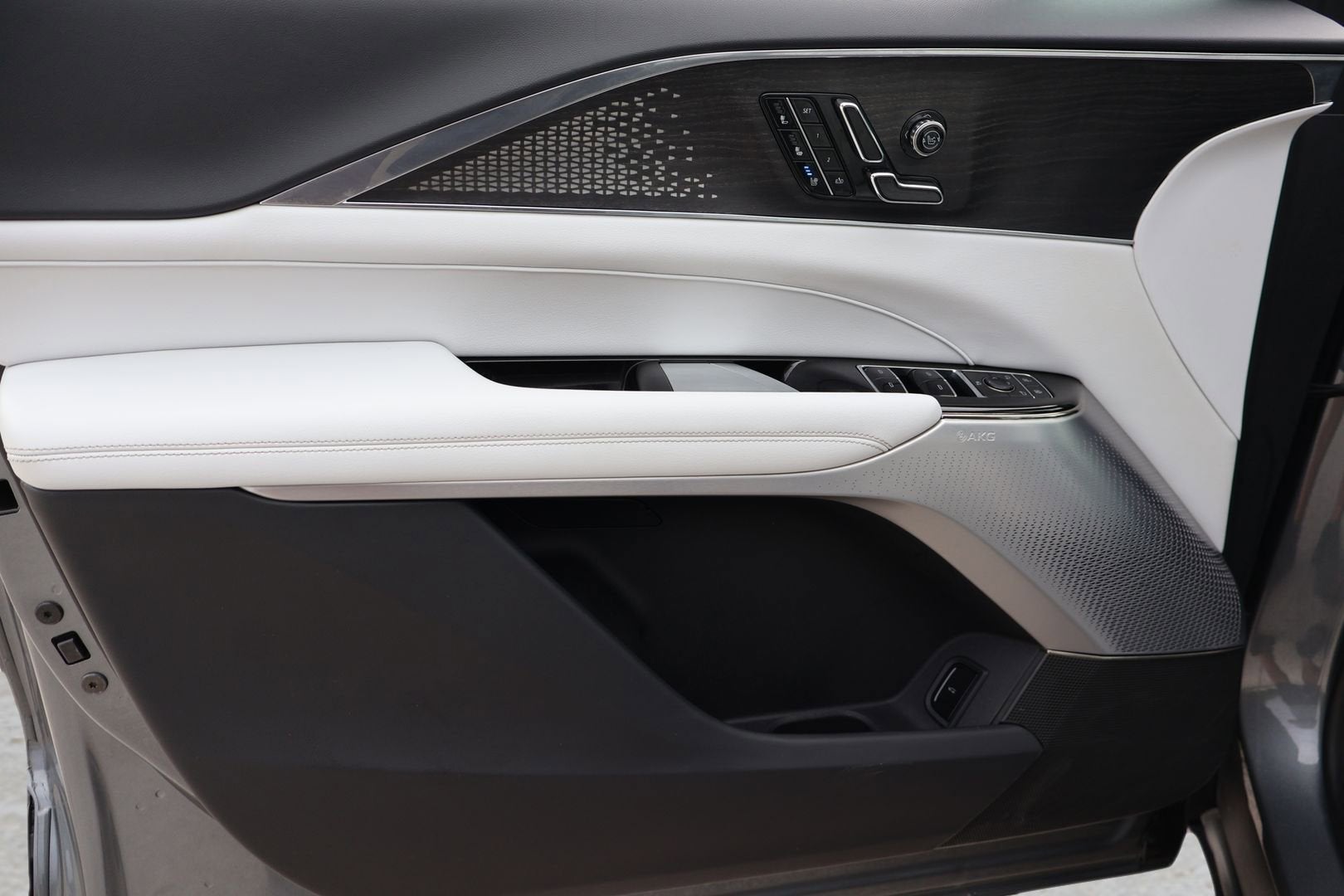 2023 Cadillac LYRIQ Luxury