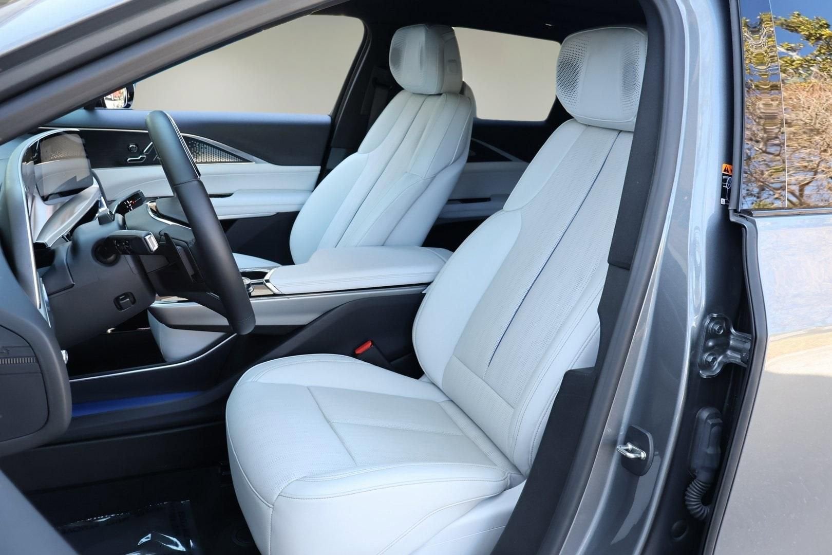 2023 Cadillac LYRIQ Luxury