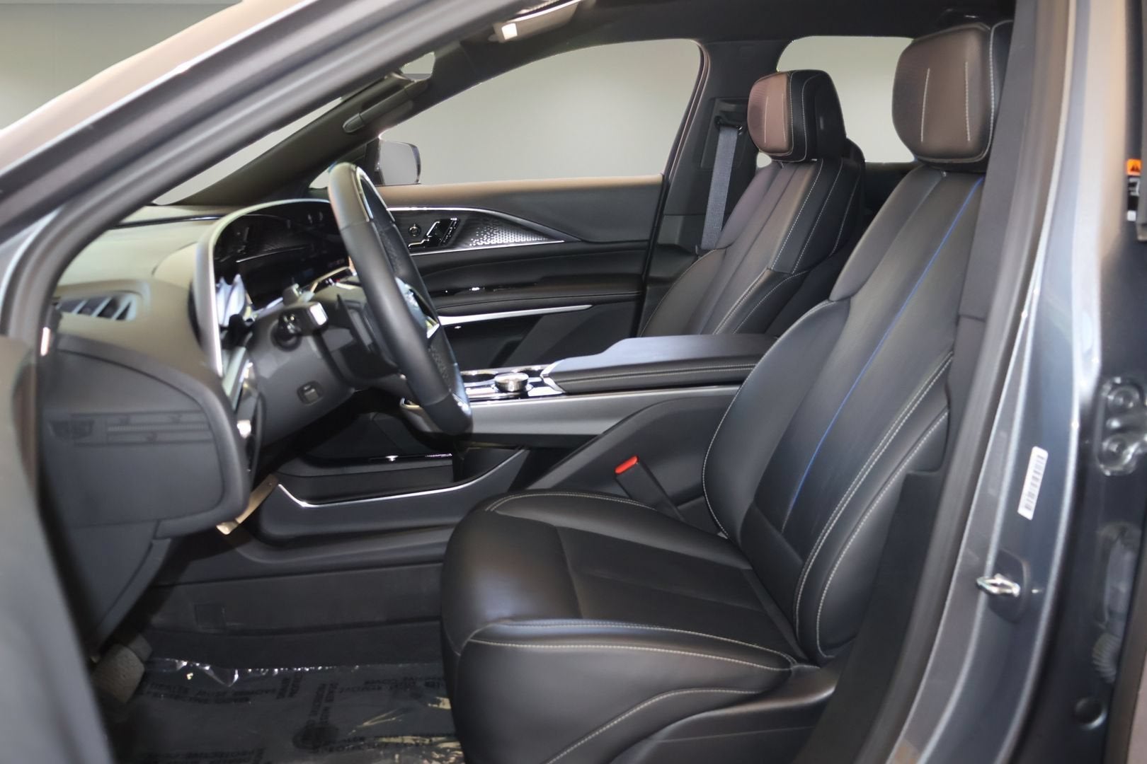 2023 Cadillac LYRIQ Luxury