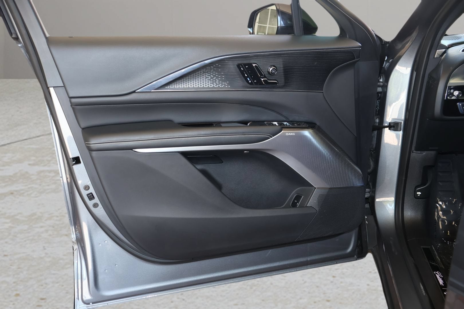 2023 Cadillac LYRIQ Luxury