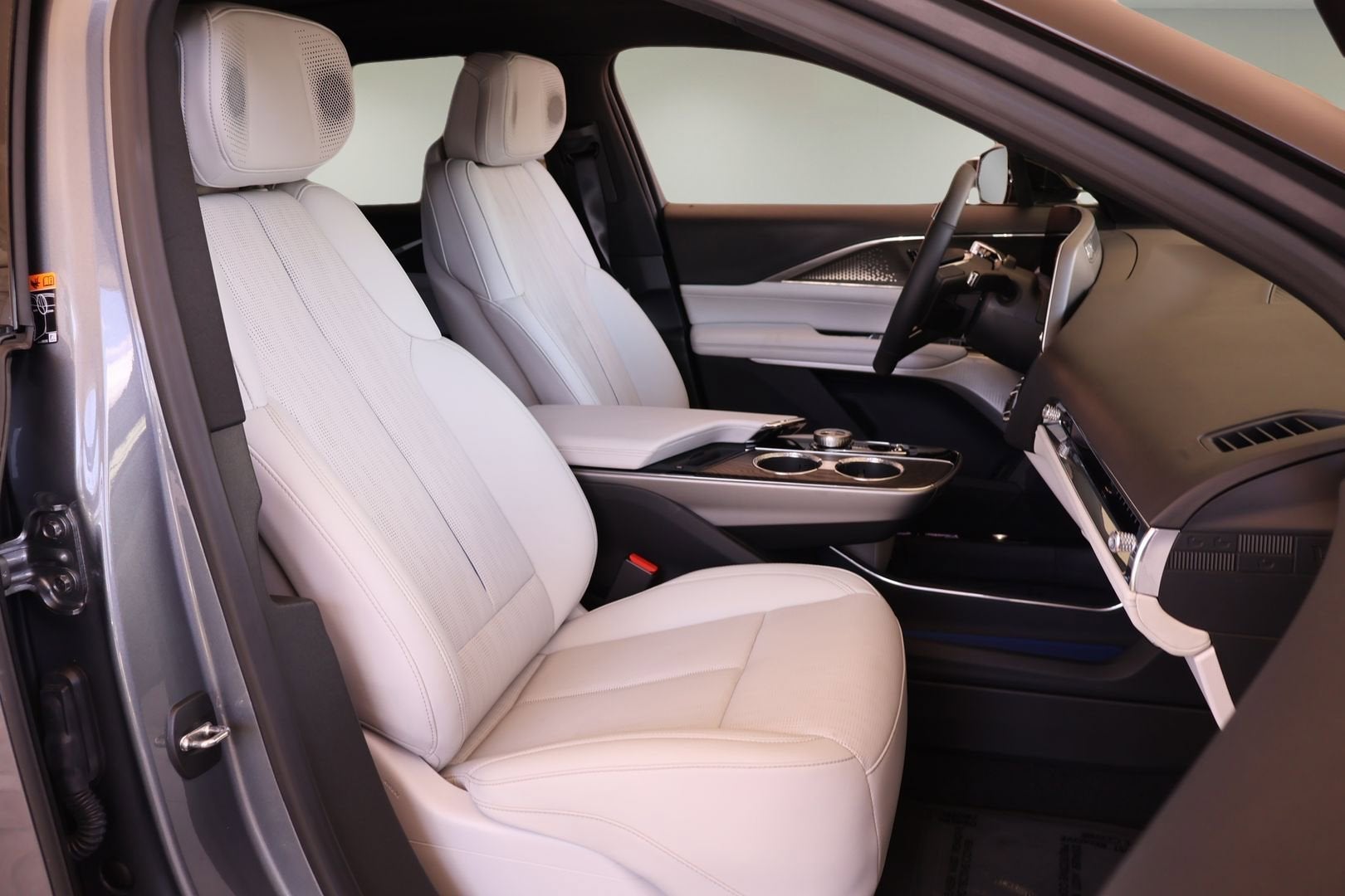 2023 Cadillac LYRIQ Luxury