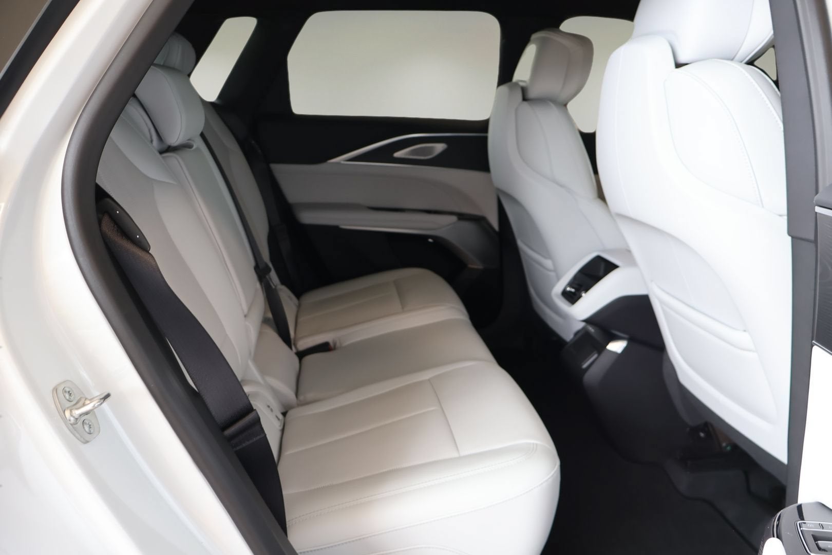2024 Cadillac LYRIQ Sport 2