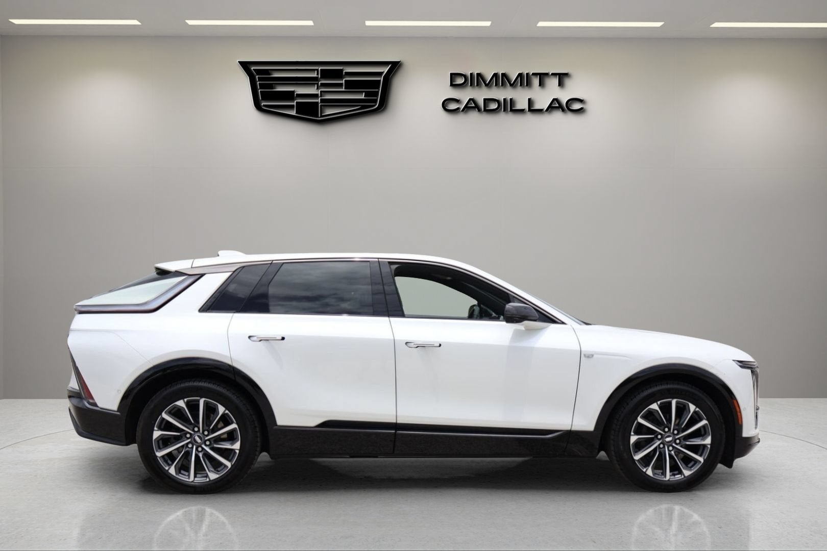 2024 Cadillac LYRIQ Sport 2