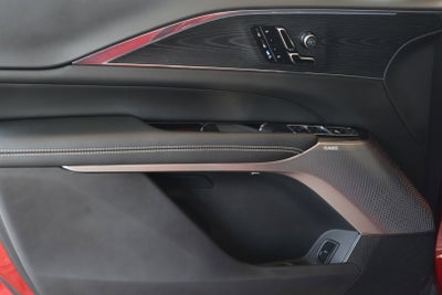 2024 Cadillac LYRIQ Sport 2