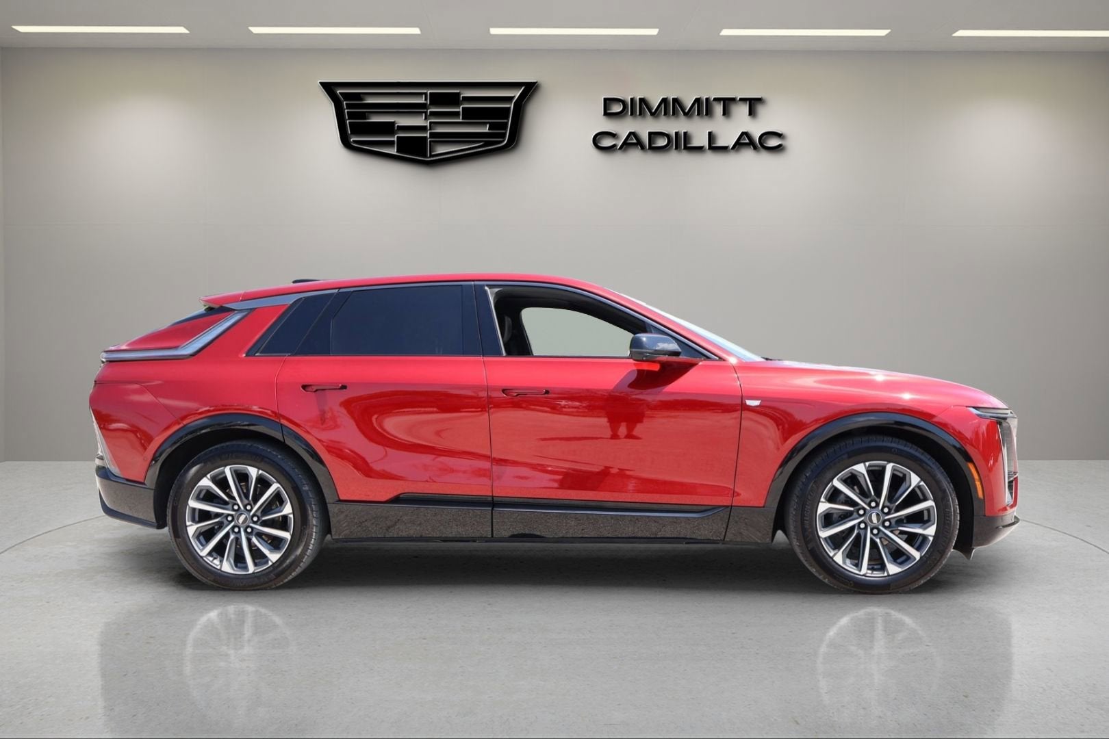 2024 Cadillac LYRIQ Sport 2