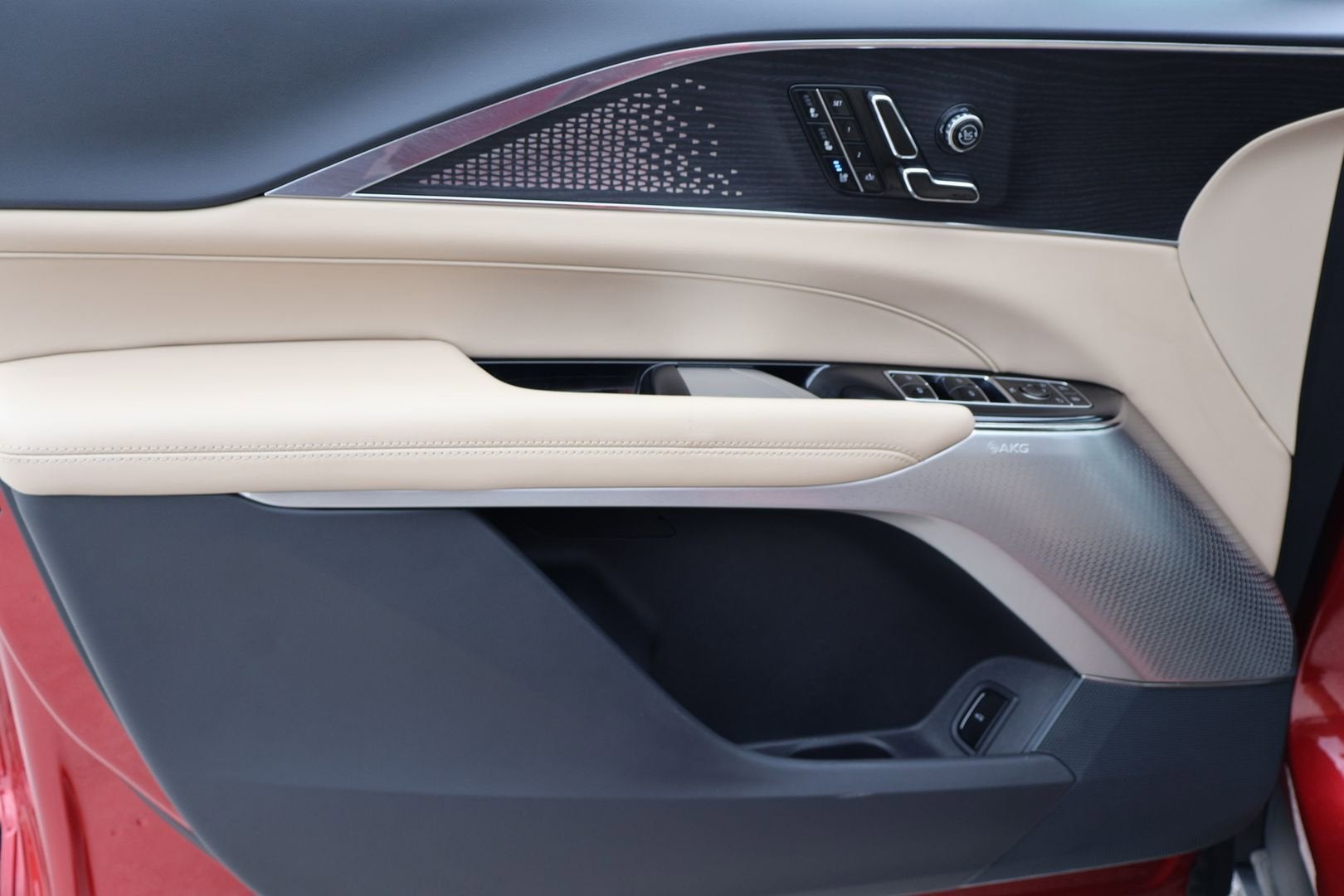 2024 Cadillac LYRIQ Sport 3