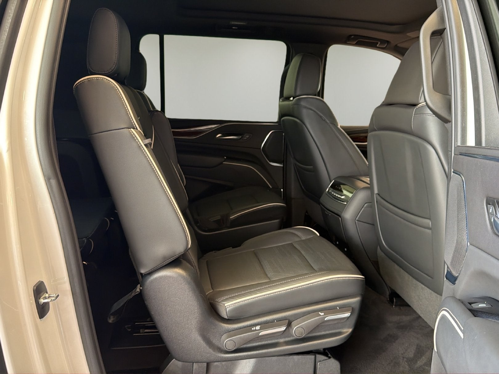 2023 Cadillac Escalade ESV 4WD Premium Luxury