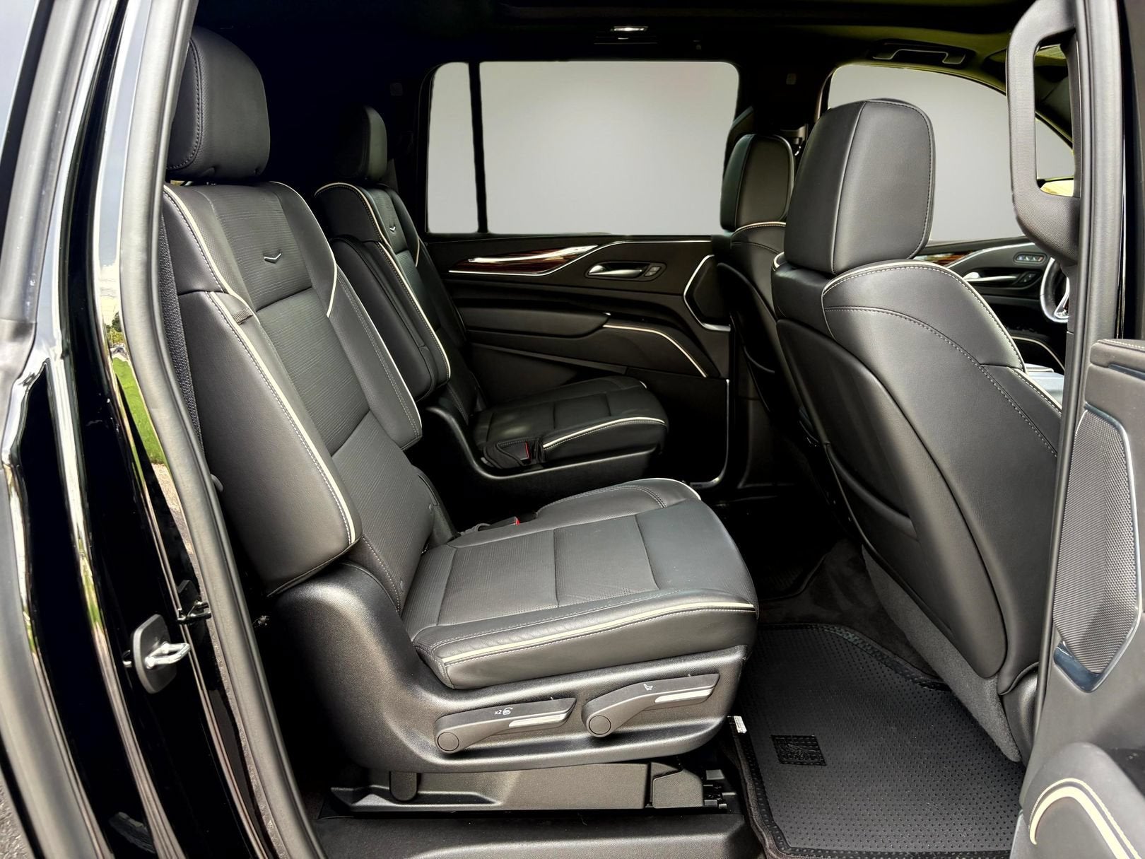 2023 Cadillac Escalade ESV 4WD Premium Luxury