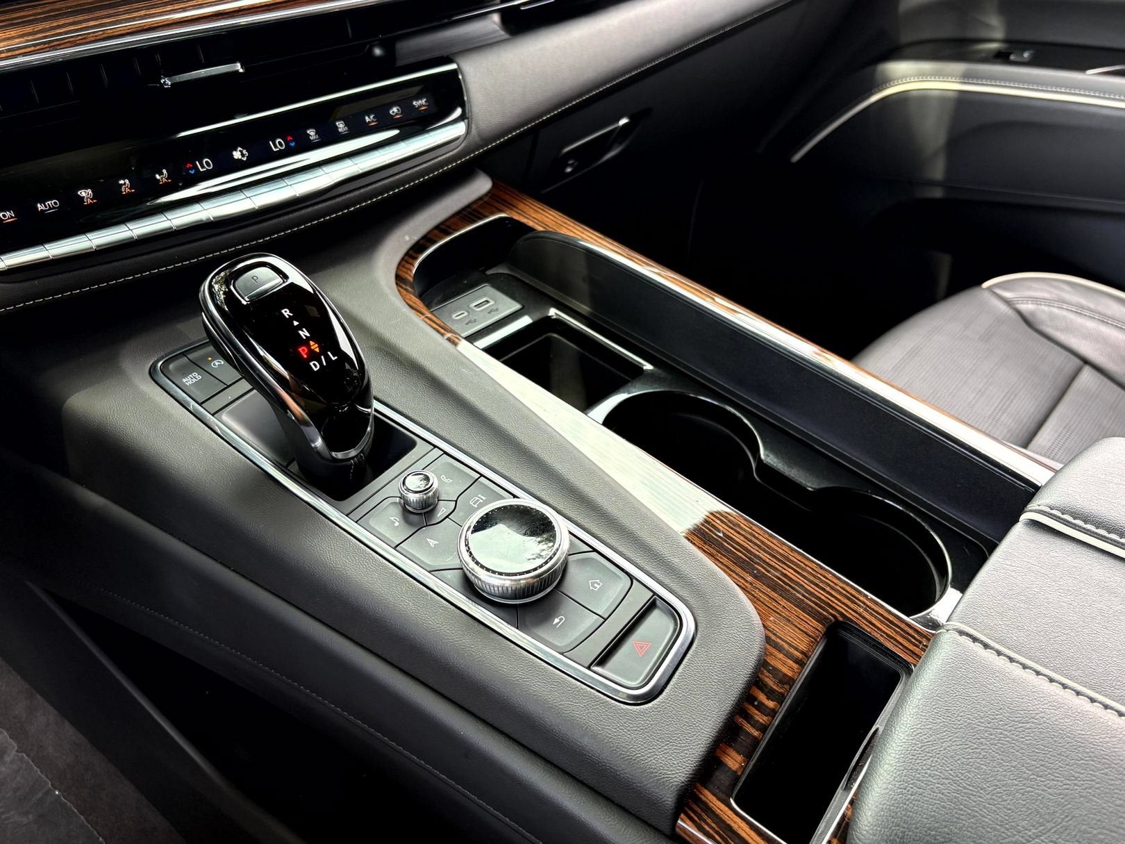 2023 Cadillac Escalade ESV 4WD Premium Luxury