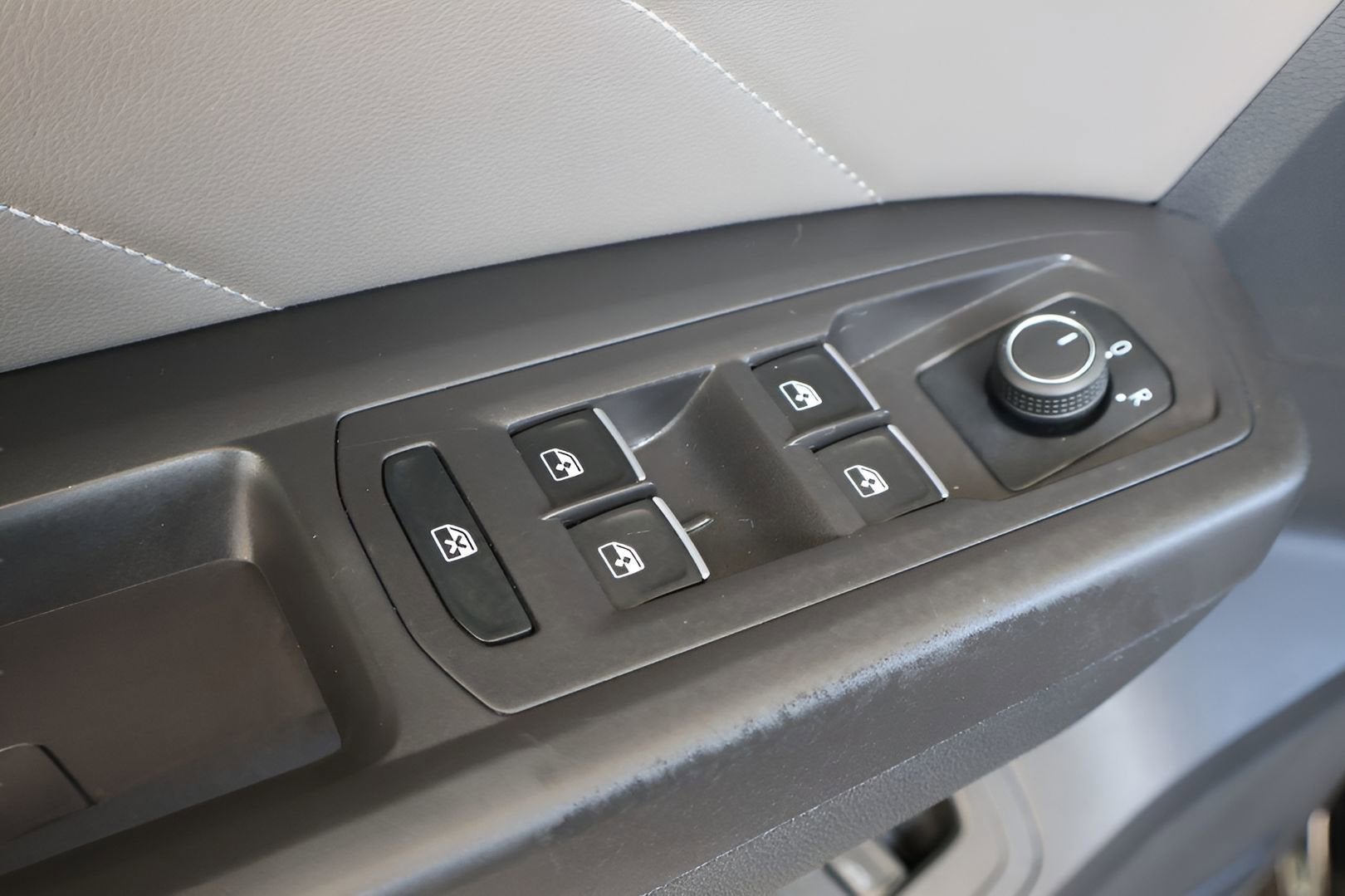 2022 Volkswagen Atlas Cross Sport 2.0T SE w/Technology