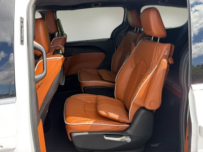 2024 Chrysler Pacifica Hybrid Pinnacle