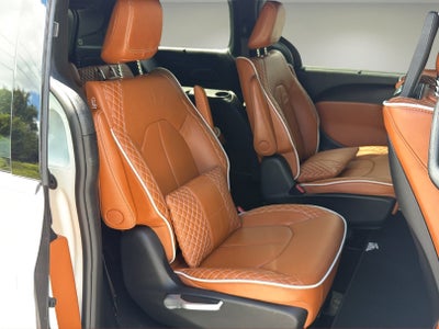 2024 Chrysler Pacifica Hybrid Pinnacle