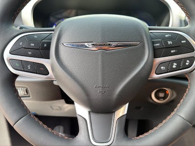 2024 Chrysler Pacifica Hybrid Pinnacle