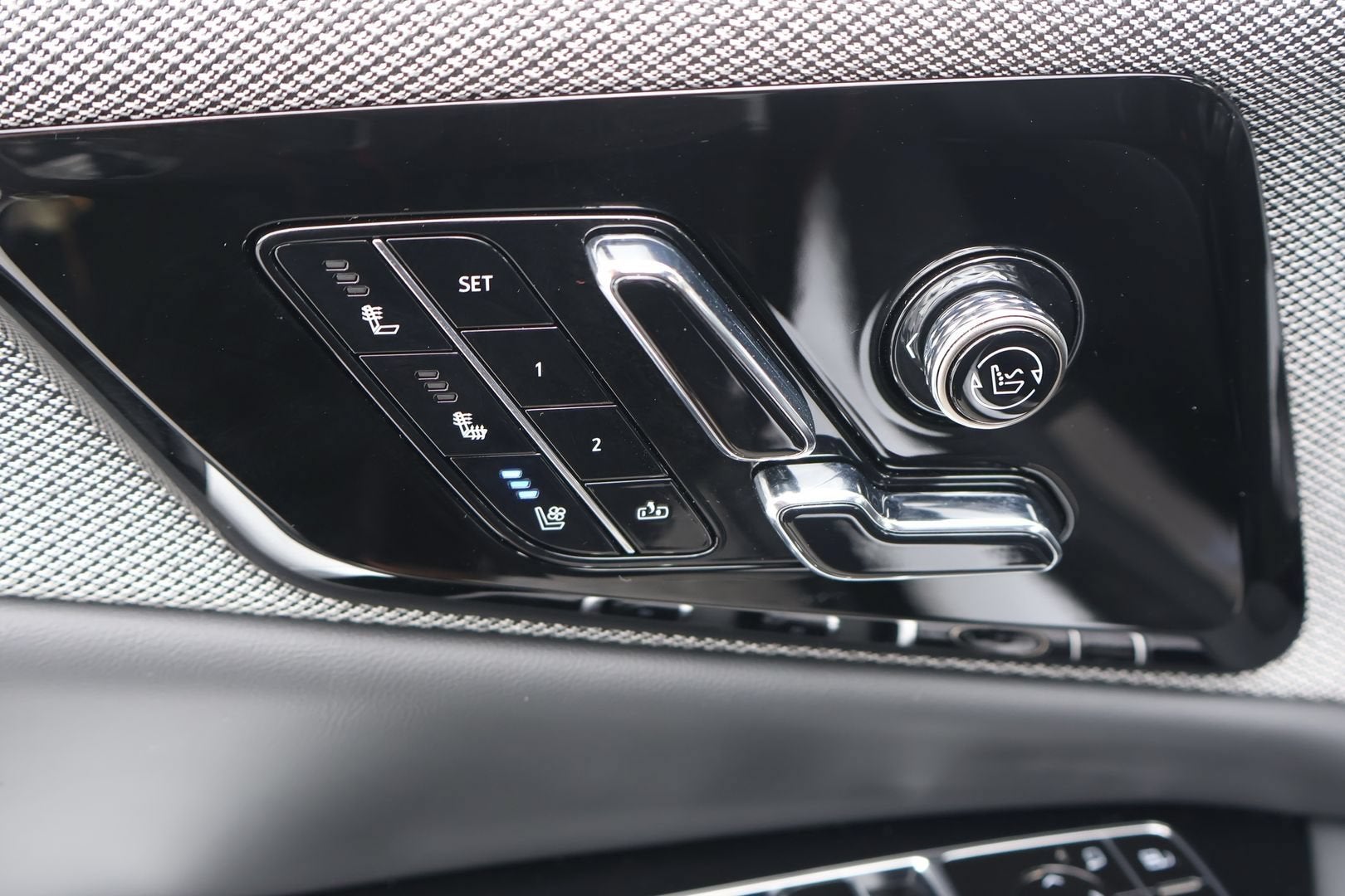 2025 Cadillac OPTIQ Luxury 2