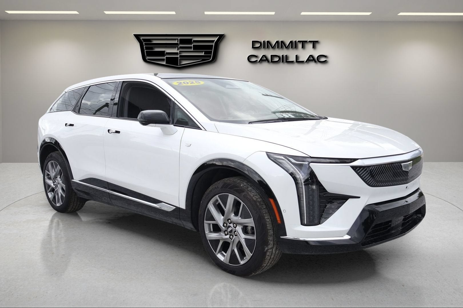 2025 Cadillac OPTIQ Luxury 2