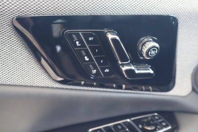 2025 Cadillac OPTIQ Luxury 2