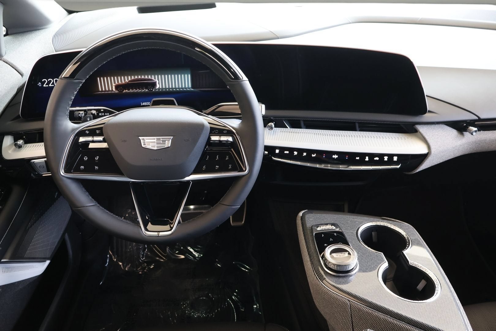2025 Cadillac OPTIQ Luxury 2